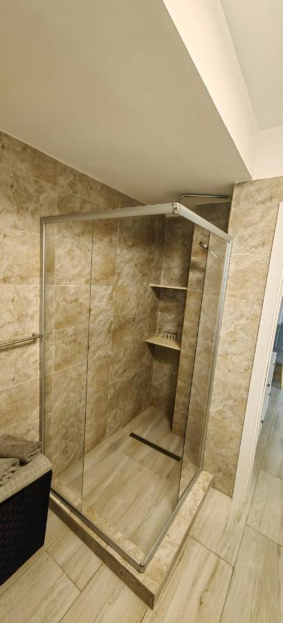 Apartament 1 Mai Bloc Nou-Self Check-In Craiova Eksteriør bilde